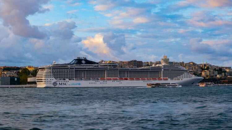 MSC World Europa al horizonte