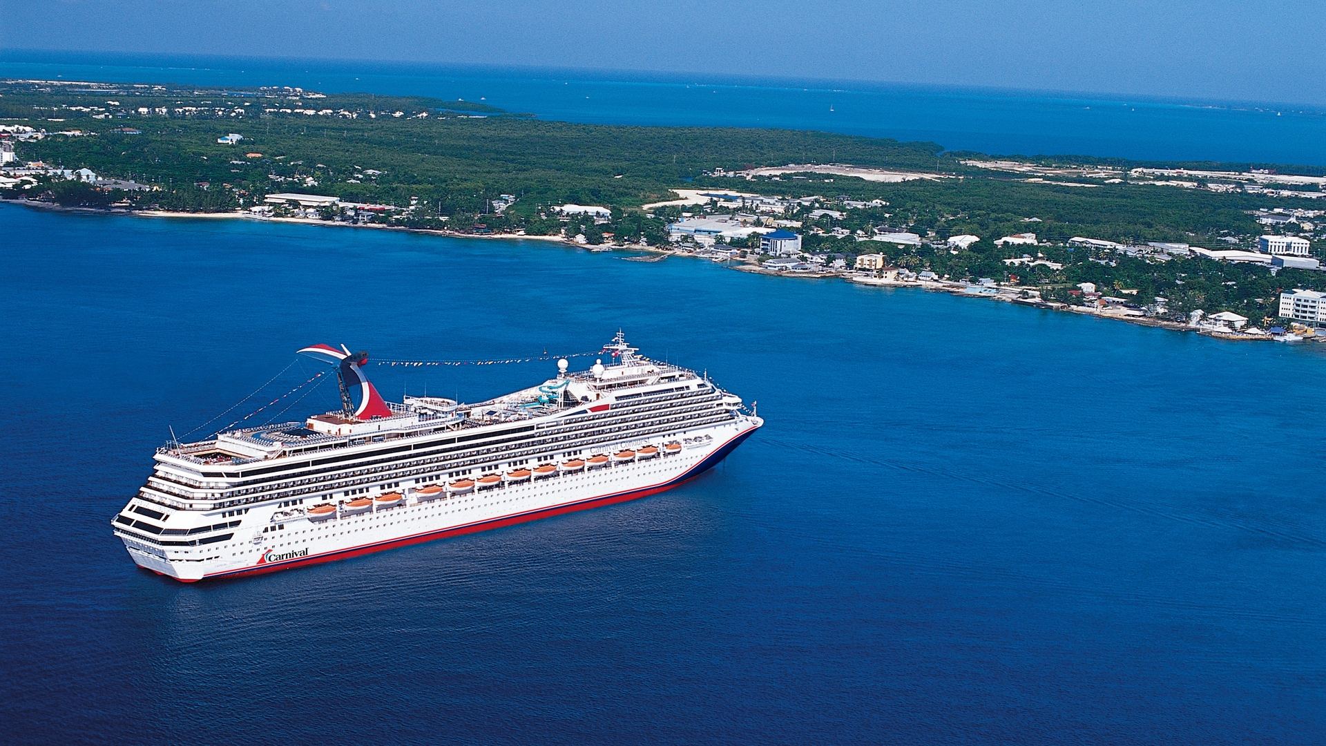 Carnival Conquest sobre el mar