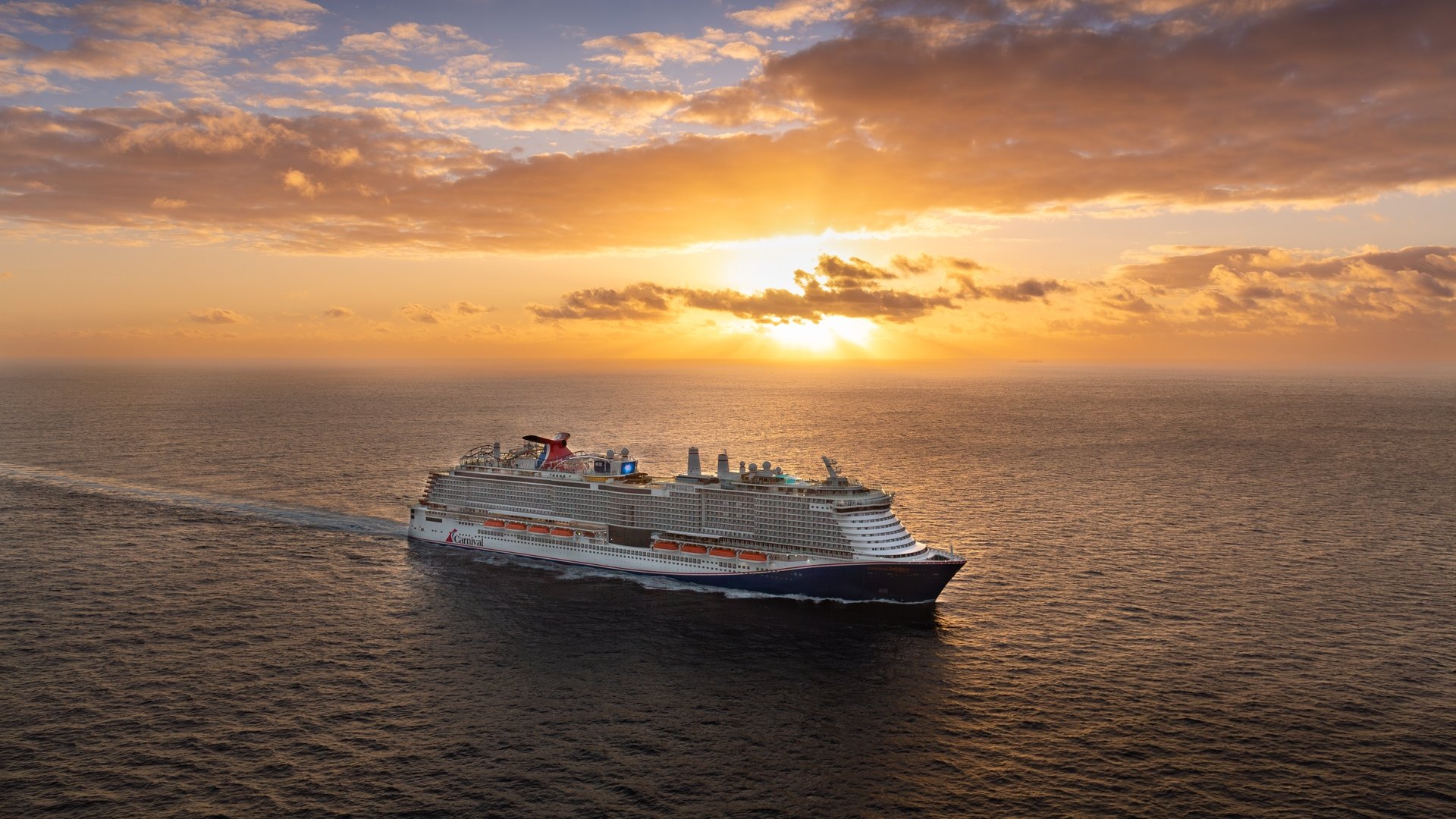 Crucero Carnival Jubilee al atardecer