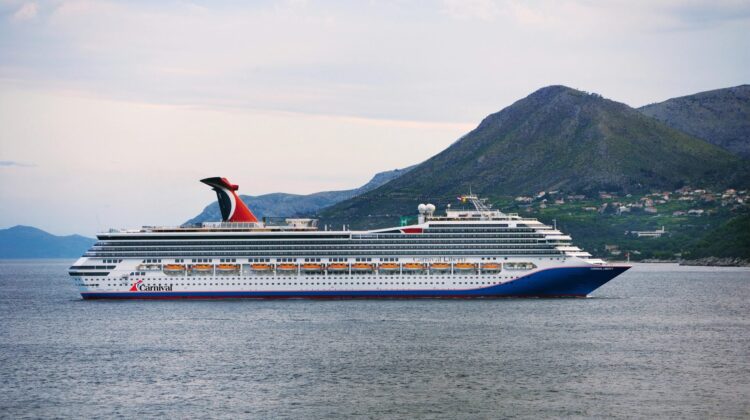 Vista lateral del crucero Carnival Liberty