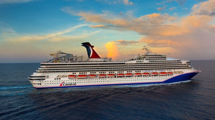 Carnival Sunshine en alta mar