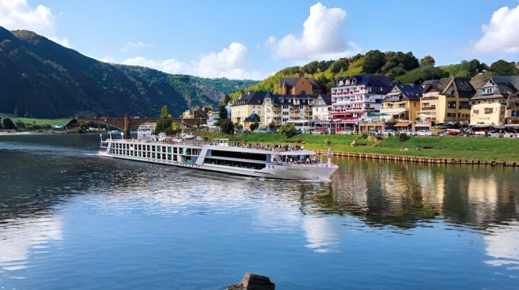 Crucero fluvial, Emerald Luna