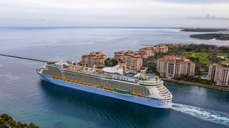 Freedom of the Seas saliendo de Miami