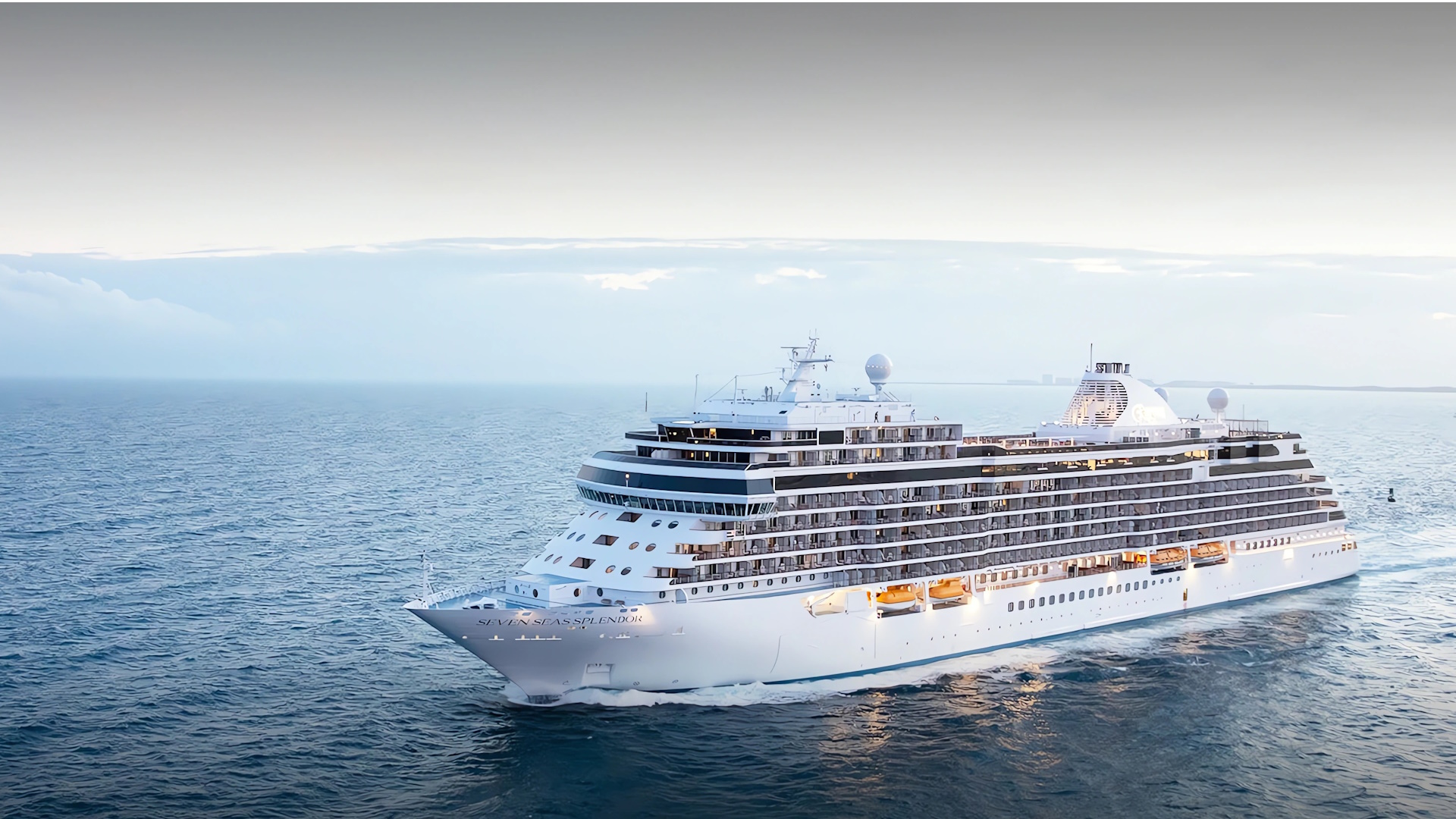 Seven Seas Splendor navegando